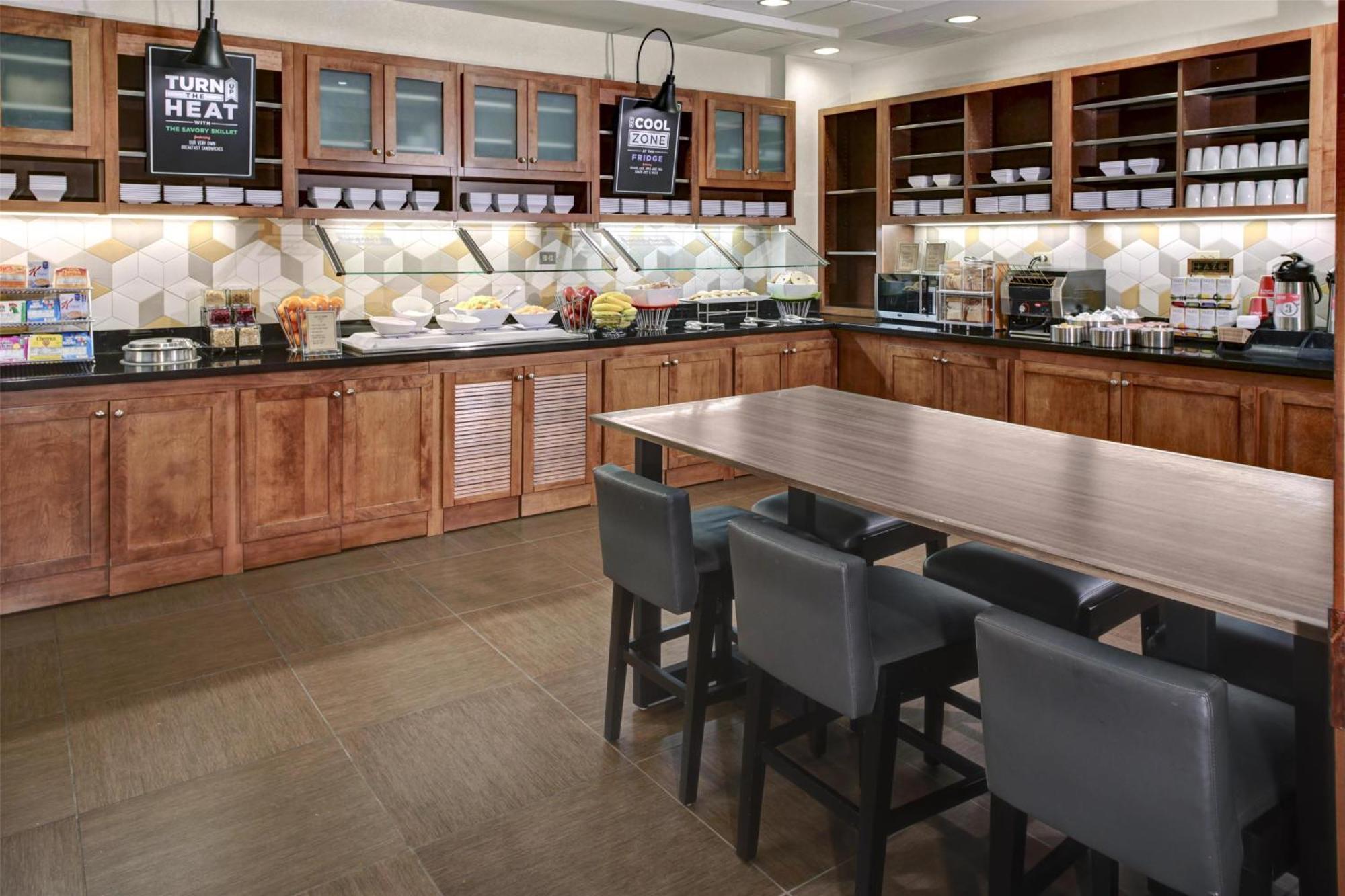 Hyatt Place Airport Billy Graham Parkway 3*