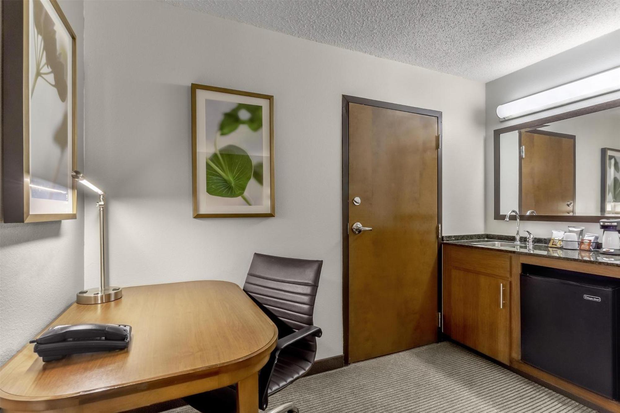 Hyatt Place Airport Billy Graham Parkway